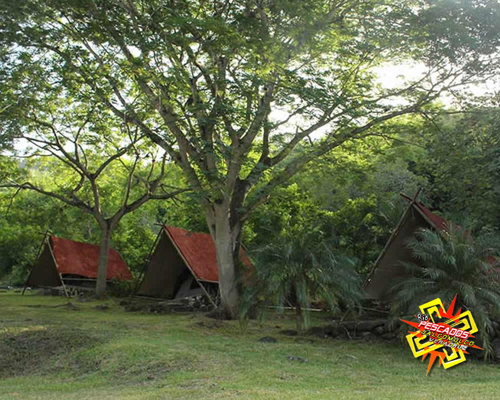 Hospedaje y alojamiento en el río Pescados Jalcomulco, Veracruz Hospedaje y alojamiento en el río Pescados Jalcomulco, Veracruz